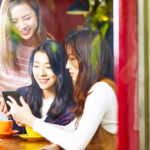 若い女性3人